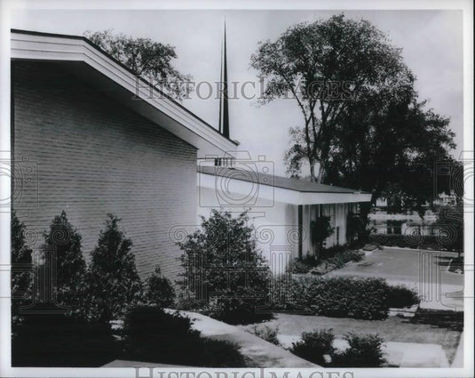 Press Photo Houses with bushes - nec06505 - Historic Images