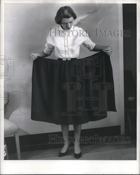 1958 Press Photo Dress making - start by making a skirt - nec04604 - Historic Images
