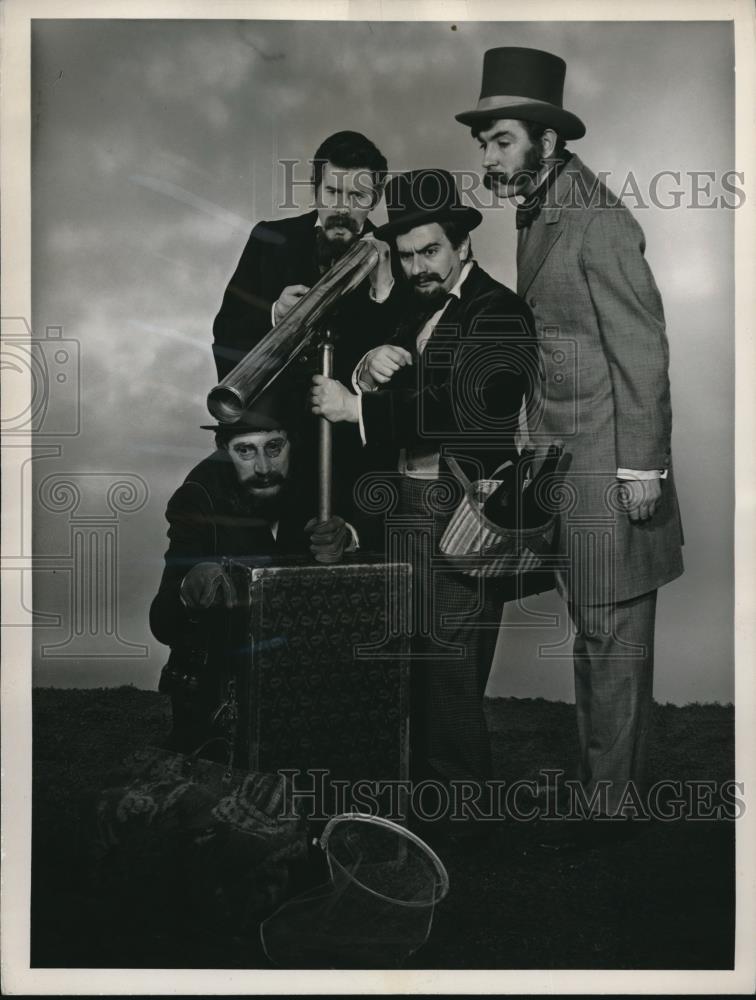 1964 Press Photo Original Cast of the Broadway Hit &quot;Beyond the Fringe&quot; - Historic Images