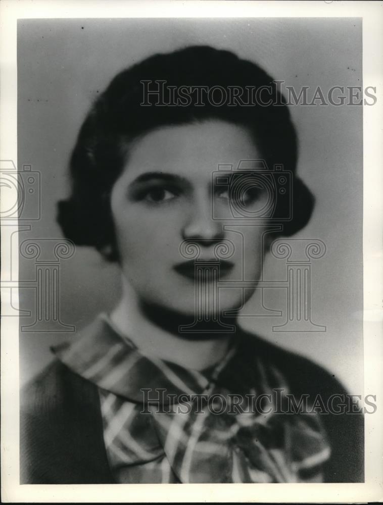 Press Photo Bess Polansky from Canadian National Typing Team - nec02941 - Historic Images