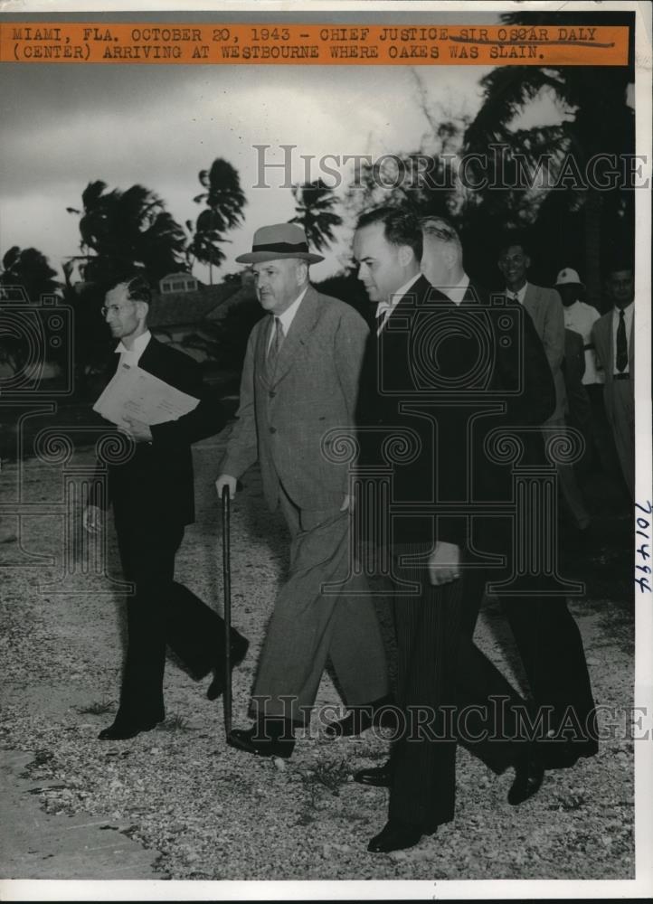 1943 Press Photo Chief Justice Sir Oscar Daly - Historic Images