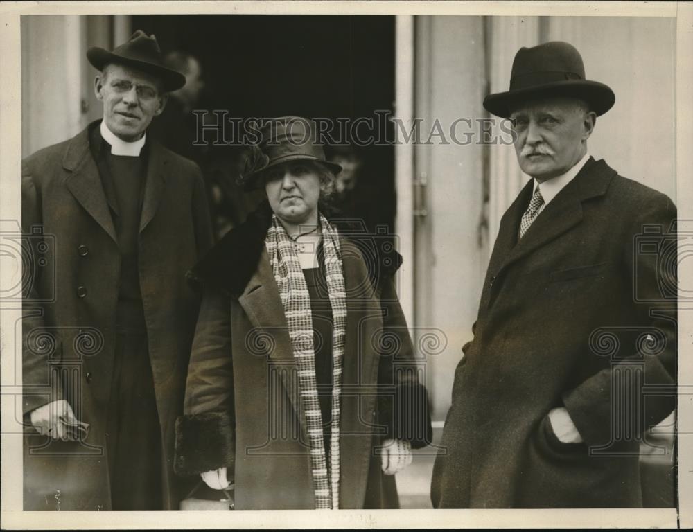 1926 Press Photo Rev W. Emhardt Lady Burma and Sir Esme Howard - Historic Images