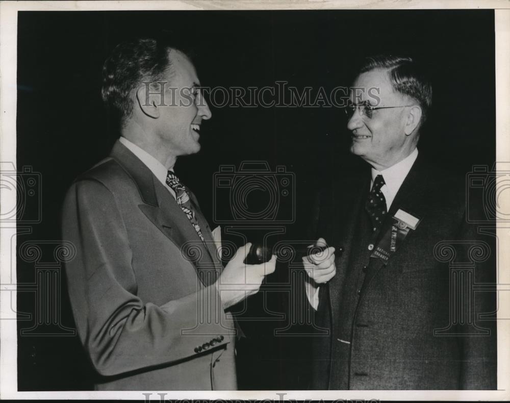 1948 Press Photo Bill Jackson receives from Eric Johnson the National gavel - Historic Images