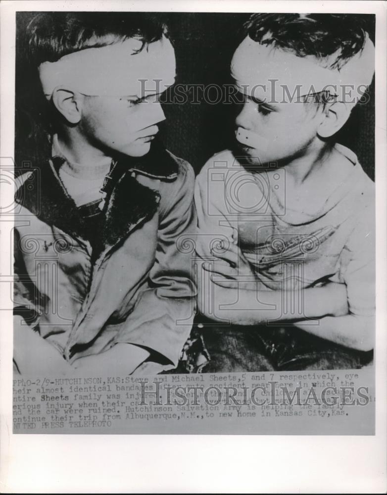 1950 Press Photo Steve and Michael Sheets were lucky after auto accident. - Historic Images