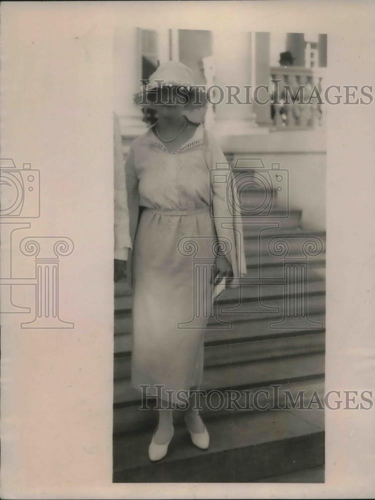 1923 Press Photo Philippines, Mrs Douglas MacArthur, wige of the General - Historic Images