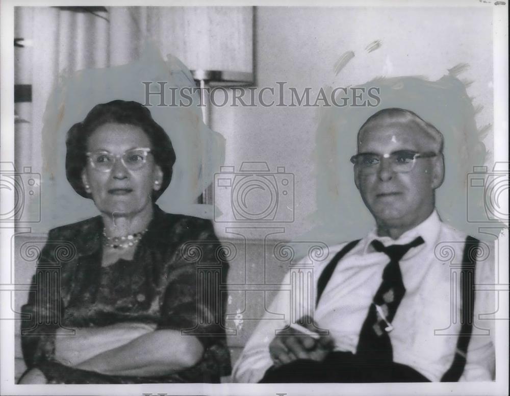 1961 Press Photo Mr. and Mrs. William Eggert, Garfield Heights, Ohio - Historic Images