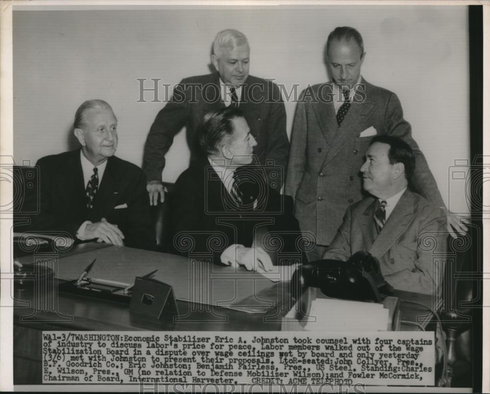 1951 Press Photo Economic Stabilzer Eric Johnston consults others - Historic Images