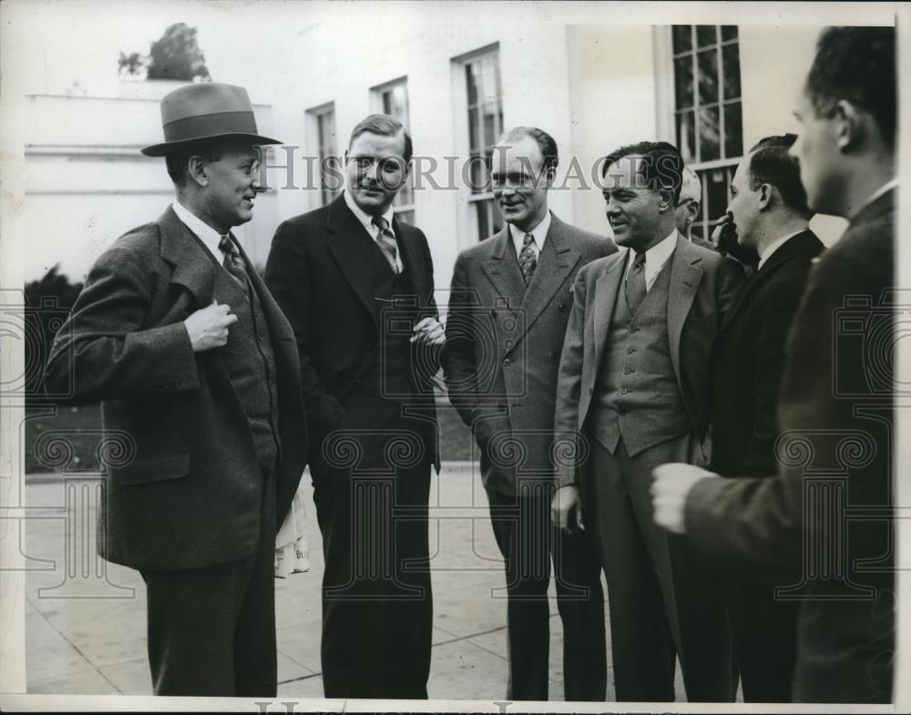 1934 Press Photo Treasury Secretary Henry Morgenthau With Reporters - nec05099 - Historic Images