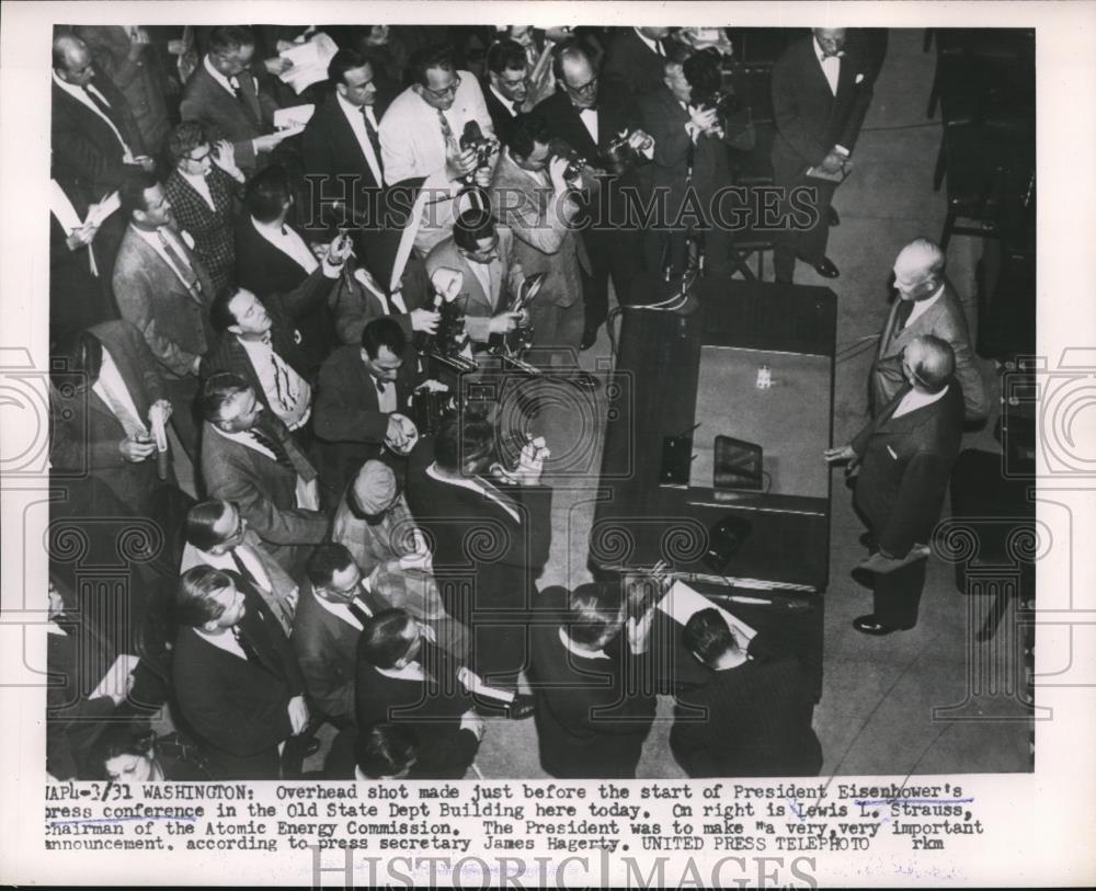 1954 Press Photo Wash.D.C. Pres. Eisenhower press conference at Old St Dept bldg - Historic Images