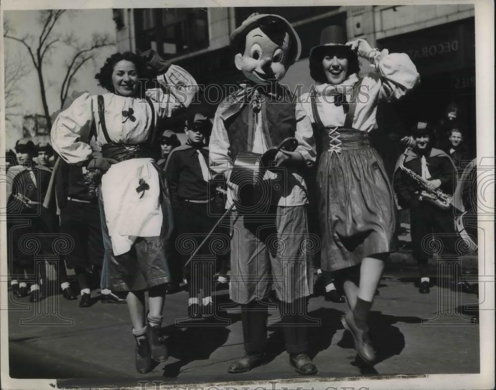 1940 Press Photo Nancy Thornton Marches In Parade With Pennochio - nec06918 - Historic Images