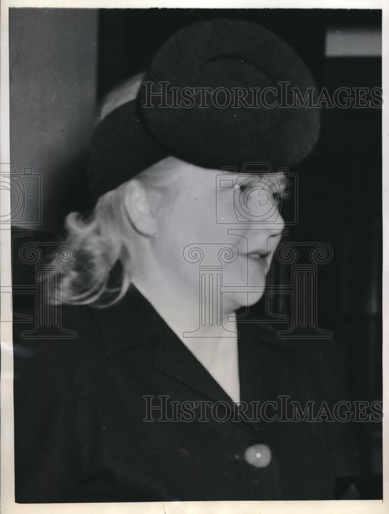 1942 Press Photo Chicago, Mrs Marie Doorley, questioned in murder of G Redemske - Historic Images