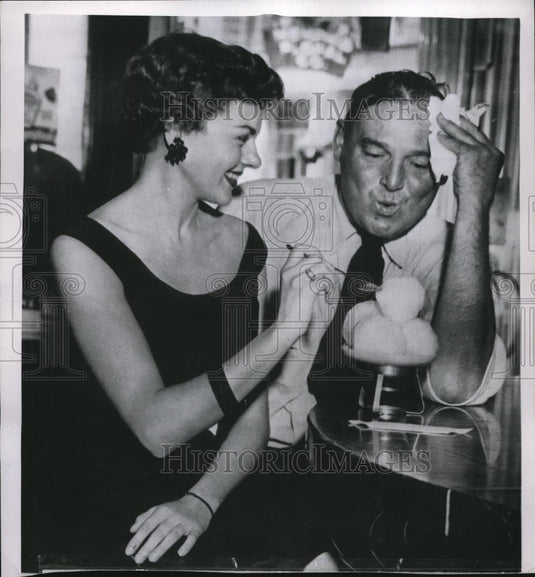 1955 Press Photo Memphis, TN Janice Bowles & James F Millwood at hotel Peabody - Historic Images