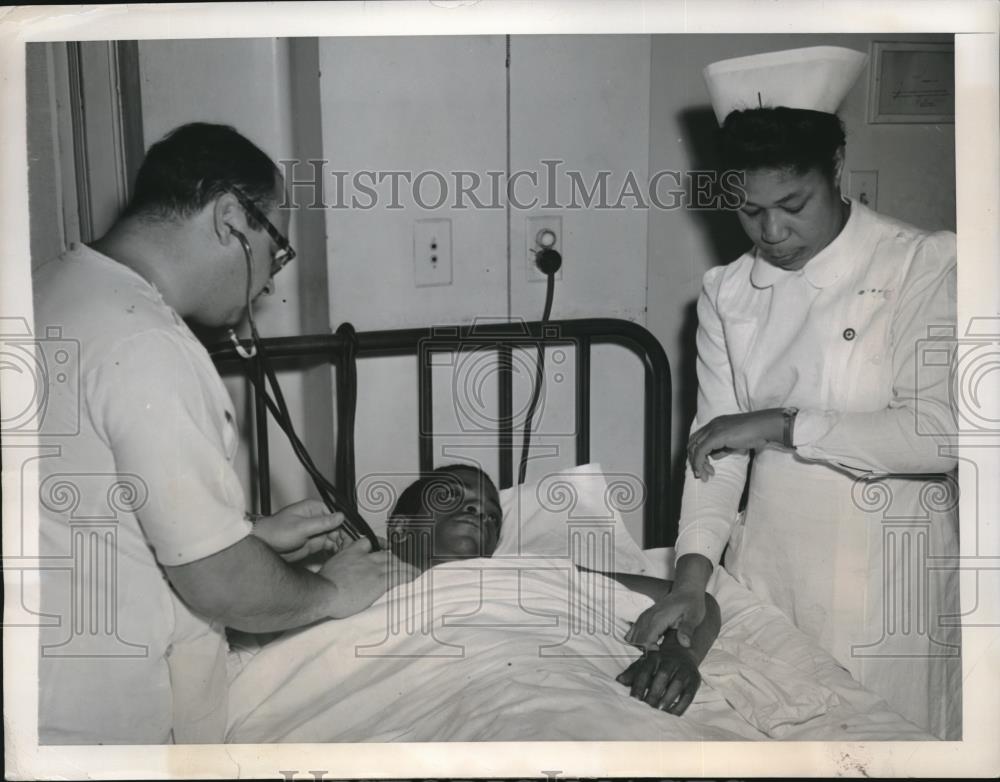 1949 Press Photo NY, Dr Charles Kessler, RN Iris Francis, Fred Boysen,patient - Historic Images