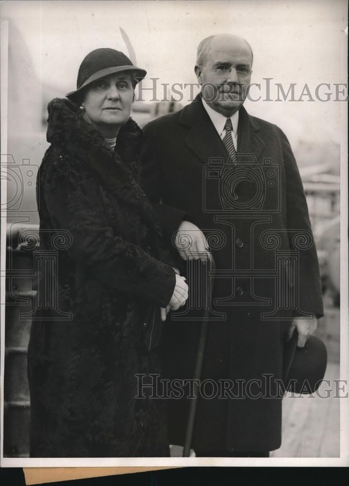 19325 Press Photo U.S. Chamber of Commerce Pres. Silas H. Strawn &amp; Wife - Historic Images