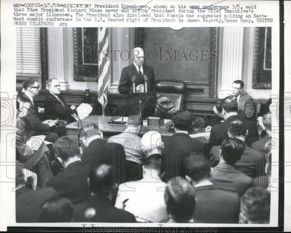 1958 Press Photo Pres. Eisenhower at Washington News Conference - Historic Images
