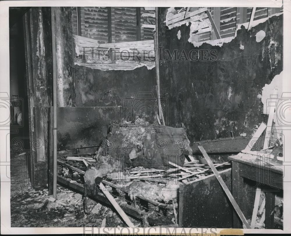 1948 Press Photo Aftermath of Victoria Hotel Fire in Chicago - nec08125 - Historic Images