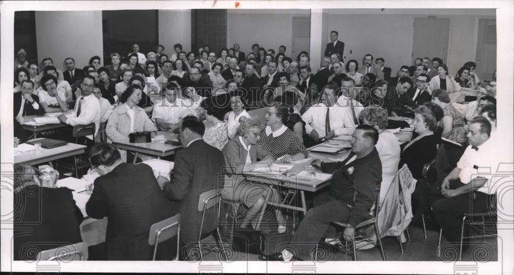 1963 Press Photo Crowd Shot At Wickliffe School Board Meeting - Historic Images