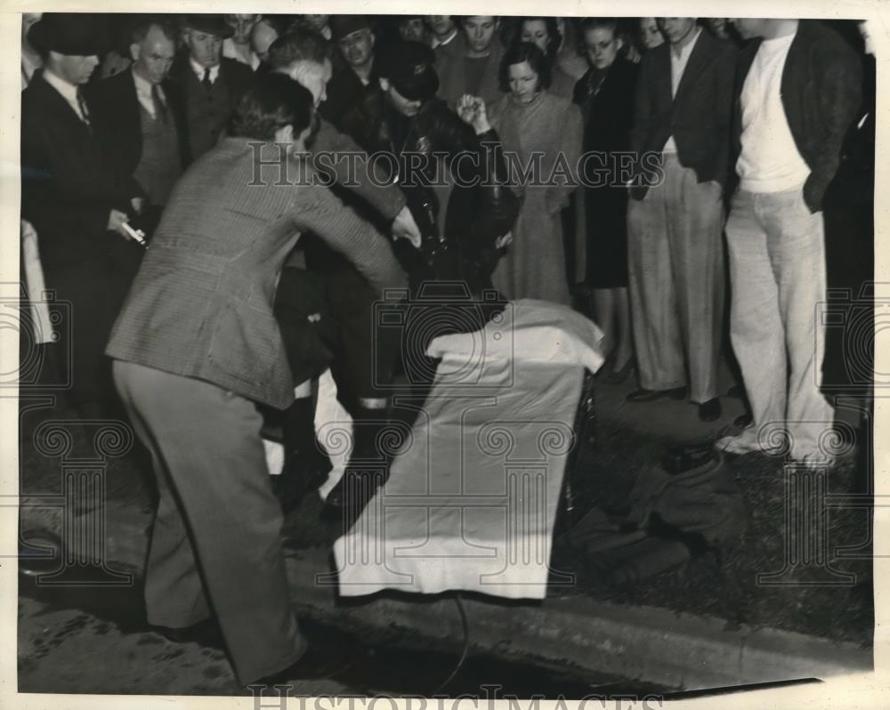 1939 Press Photo Ambulance Workers Remove Jimmy Wood form Accident - Historic Images