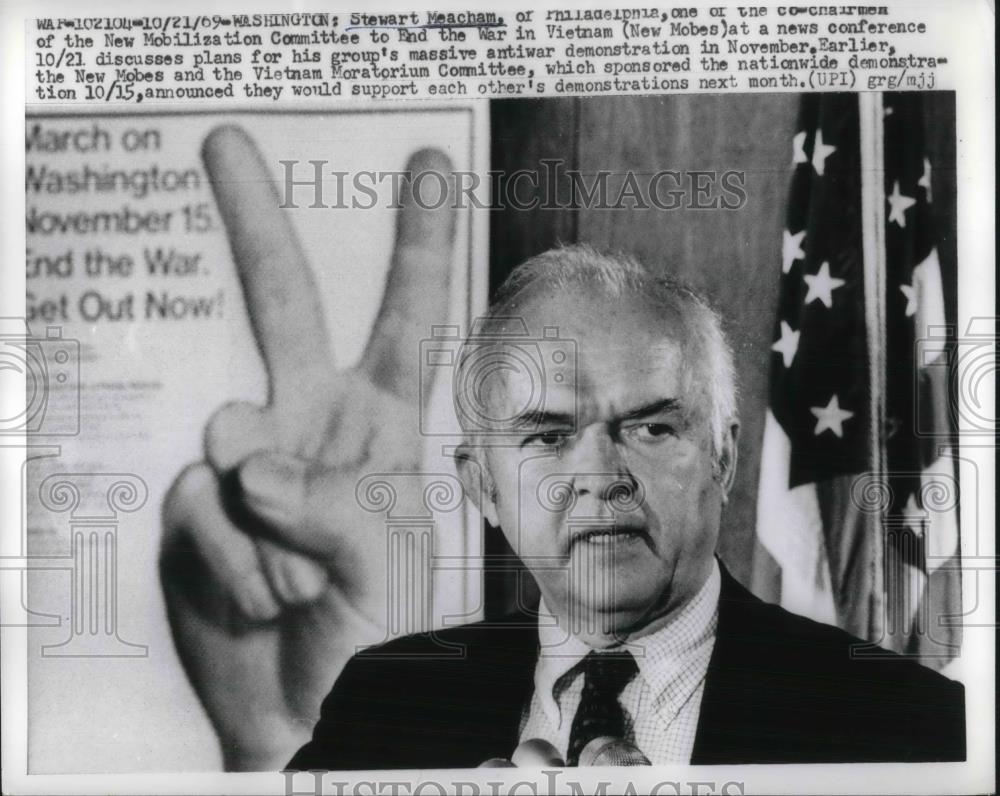 1969 Press Photo Stewart Meacham Co-Chairman of the New Mobilization Com - Historic Images