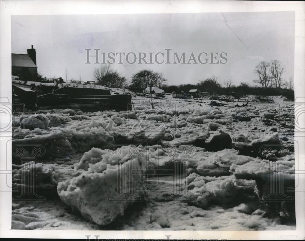 1947 Press Photo Frozen River Southern England - nec10149 - Historic Images