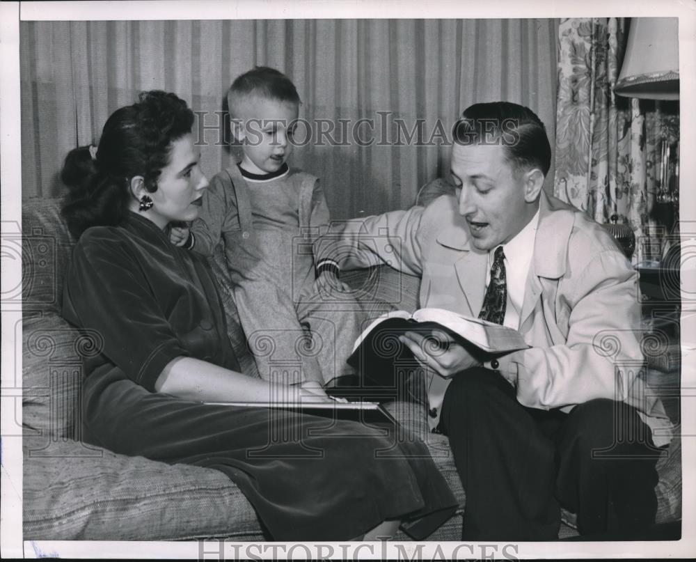 1955 Press Photo evangelist Howard Butt Jr and family at home - nec08617 - Historic Images