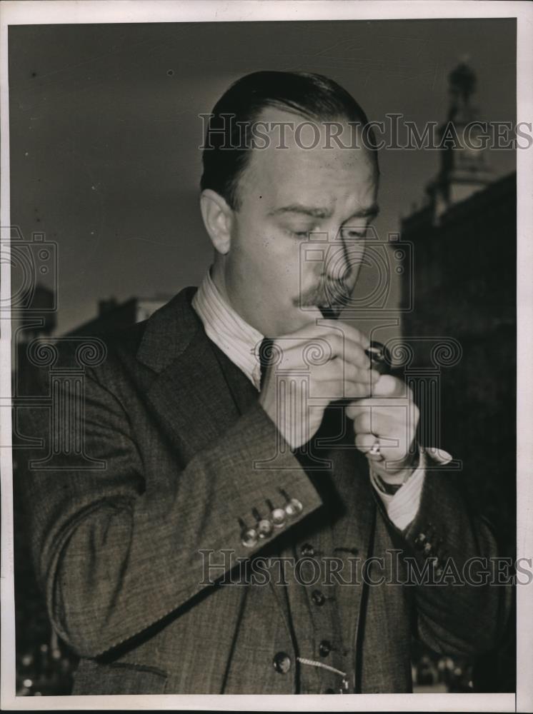 1938 Press Photo Mr Lyon Boston at Supreme Court for a trial - nec04579 - Historic Images