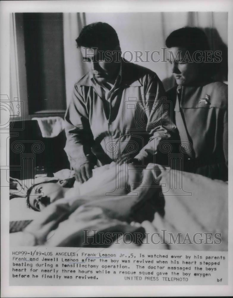 1954 Press Photo La, Calif. Mr &amp; Mrs Frank Leanos &amp; son after operation - Historic Images