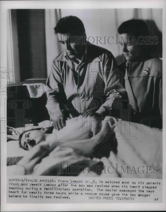 1954 Press Photo La, Calif. Mr & Mrs Frank Leanos & son after operation - Historic Images