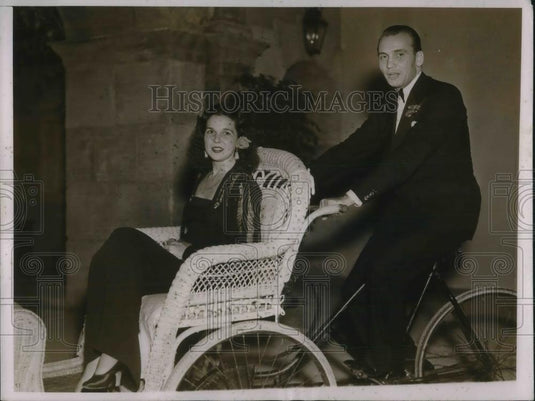 1937 Press Photo Socialite Gloria Baker & Frank Redikerein in Palm Beach, Fla. - Historic Images