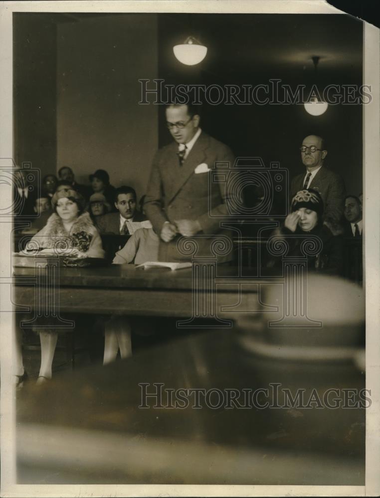 1927 Press Photo NY,Judge Barrett suspens sentence of Catherine Denione - Historic Images