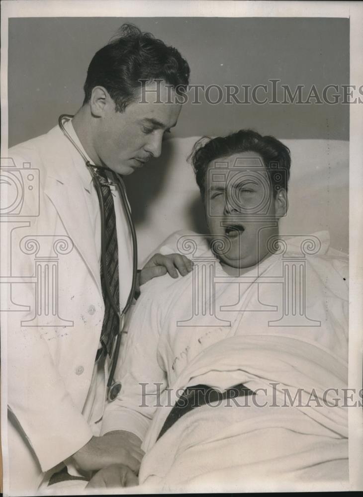 1934 Press Photo George Van Cleas Failing To Beat World Record for Yawning - Historic Images