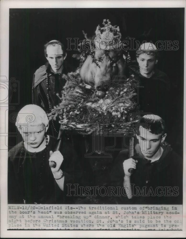 1948 Press Photo St. Johns Military Academy Students Monk Garb Bring Boars Head - Historic Images