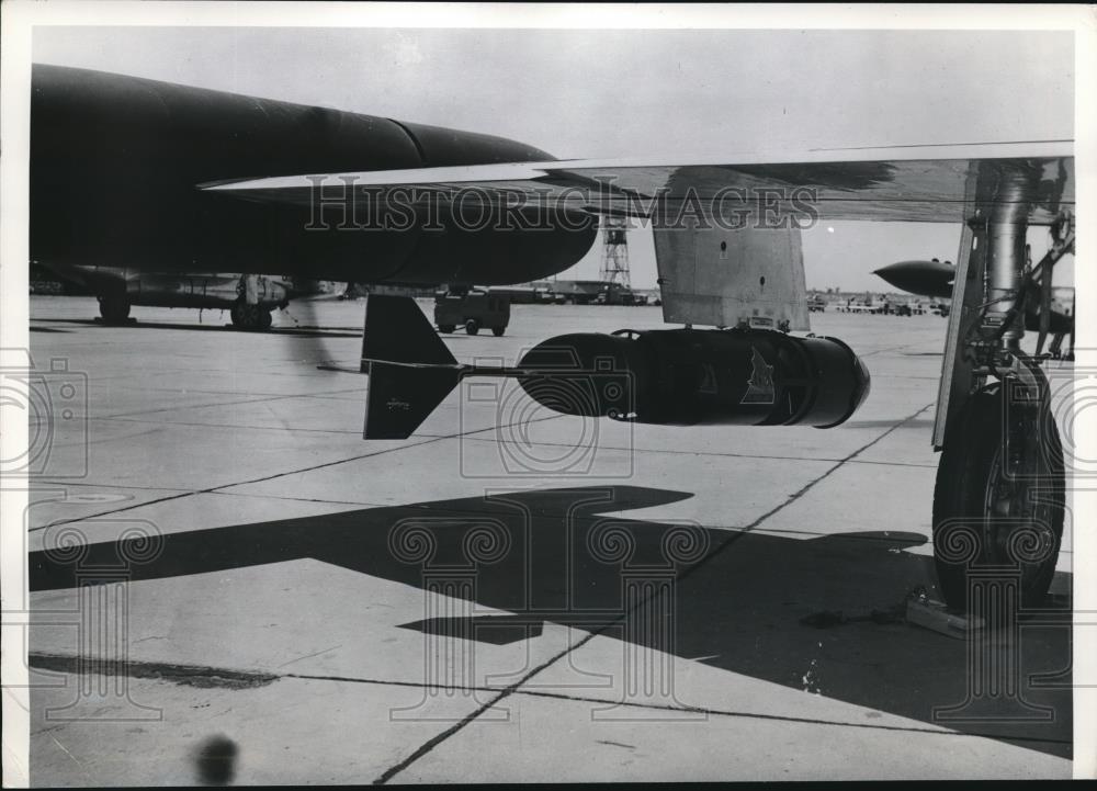 1956 Press Photo Bee Jay rear view, tow reel system of the USAF plane - Historic Images