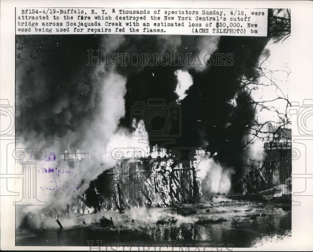 1948 Press Photo Fire Destroys New York Central Cutoff Bridge In Buffalo - Historic Images