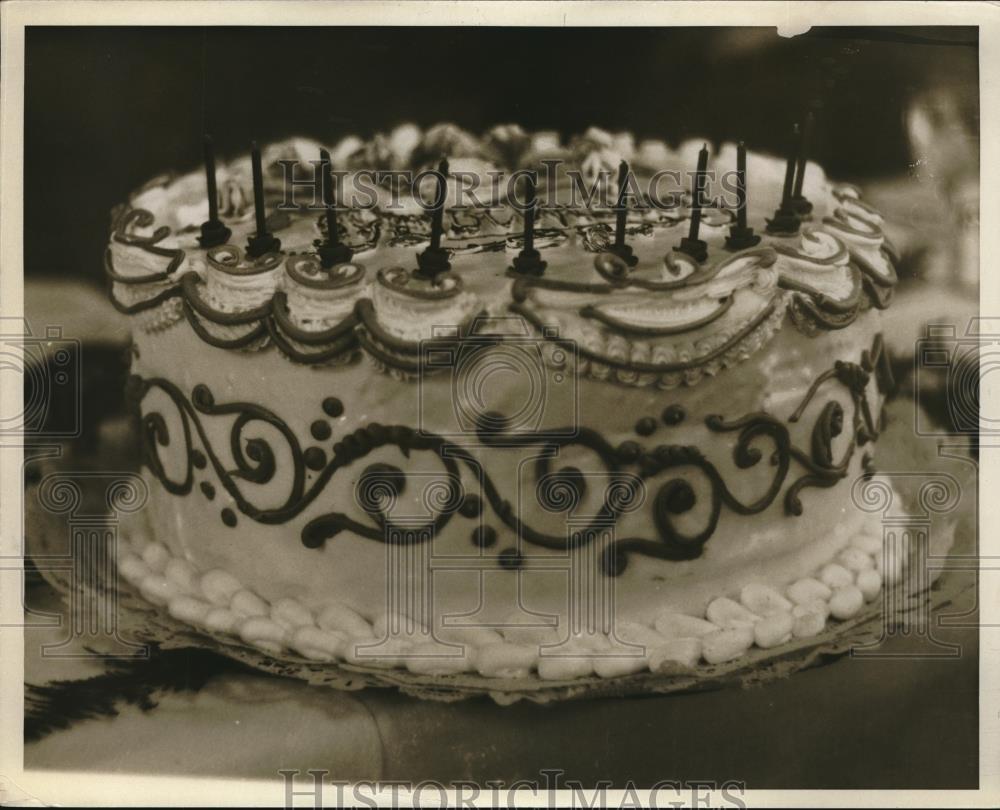1930 Press Photo Birthday Cake for the League of Women's Voters - Historic Images
