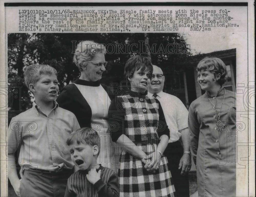 1968 Press Photo Apollo 7's pilot Astronaut Don Eisele's family Seabrook TX - Historic Images