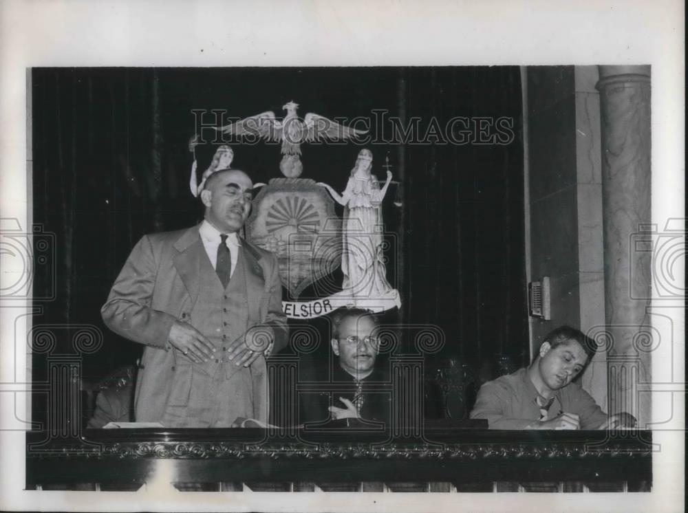 1946 Press Photo George Searles Marine Vet Asks NY State Senators To Go Home - Historic Images