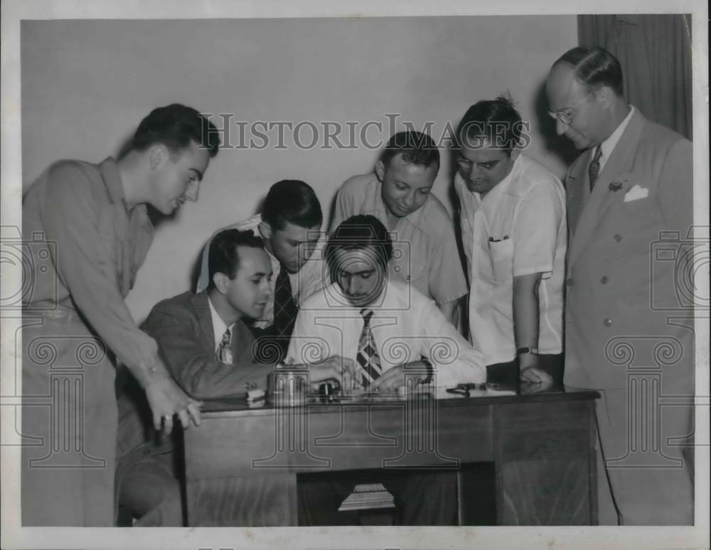 1946 Press Photo Watchmakers Steve Subichui and Lewis Benway - Historic Images