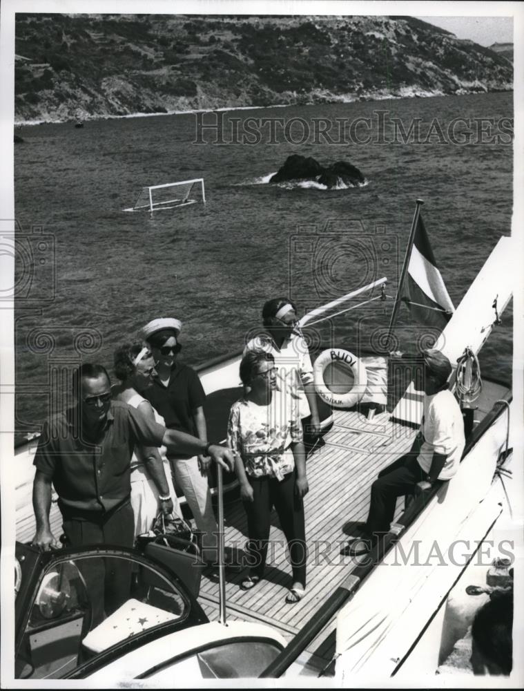 1963 Press Photo Dutch Royal Family and Prince Bernhard Cruise on Boat in Italy - Historic Images