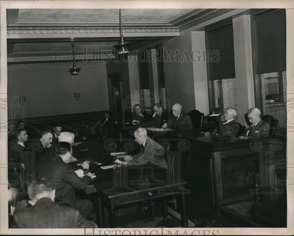 1939 Press Photo Public Service Questions Utility heads P.S.C. Burr, Marbie, - Historic Images