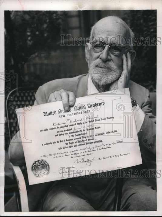 1956 Press Photo Dr William Durand With US Naval Academy Diploma Oldest Graduate - Historic Images