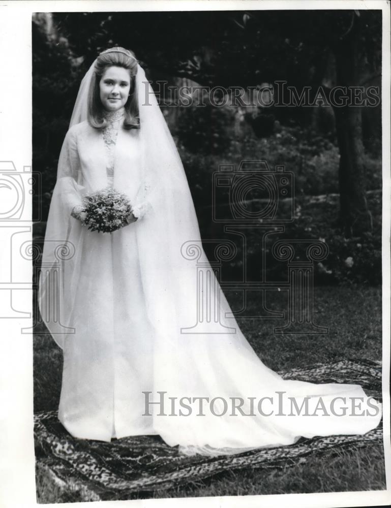 1969 Press Photo Jane Cameron Hart Marries Peter Conserve - Historic Images