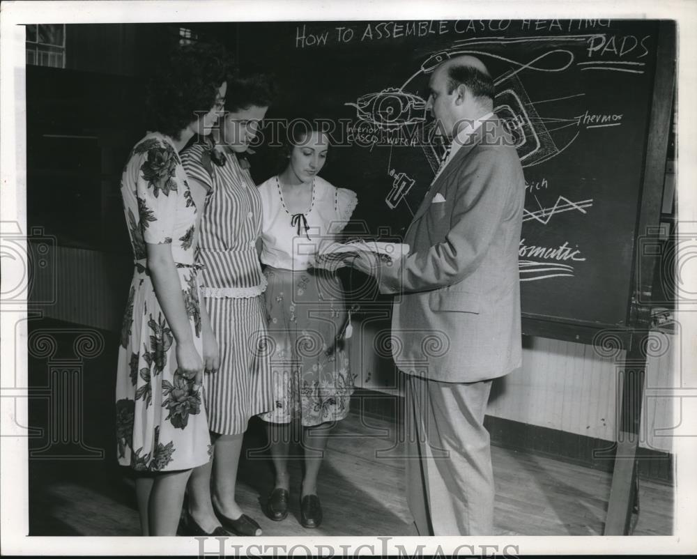 1945 Press Photo Casco Plant in Bridgeport, CT - Historic Images