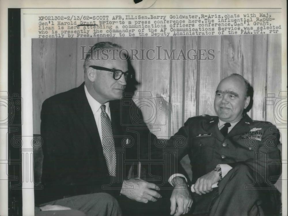 1962 Press Photo Barry Goldwater And Unibrow General Harold Grant - Historic Images