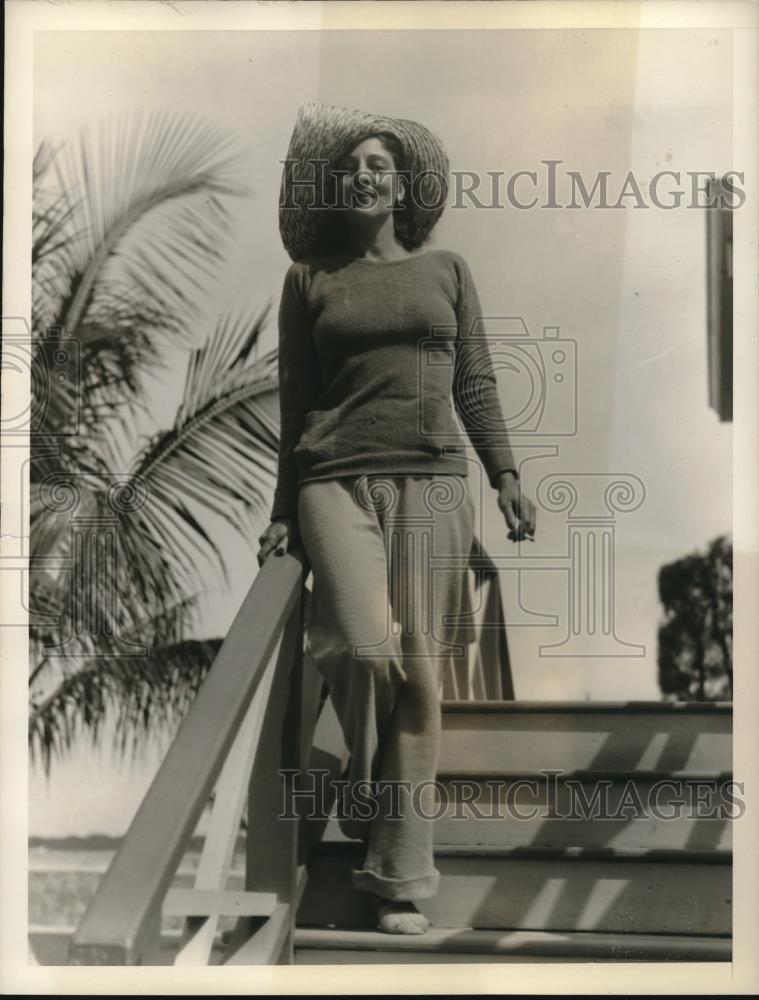 1935 Press Photo Audrey Davis Show Girl from St Louis Vacationing Nassau - Historic Images