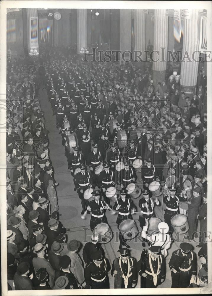 1937 Press Photo American Legion Band Plays In Lobby Of Hotel Pennsylvania - Historic Images