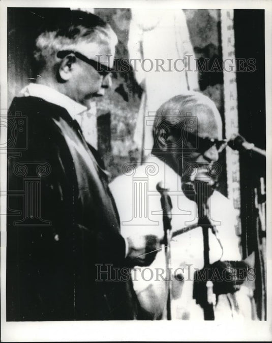 1969 Press Photo India's new president VV Giri sworn in by JC Shah - Historic Images
