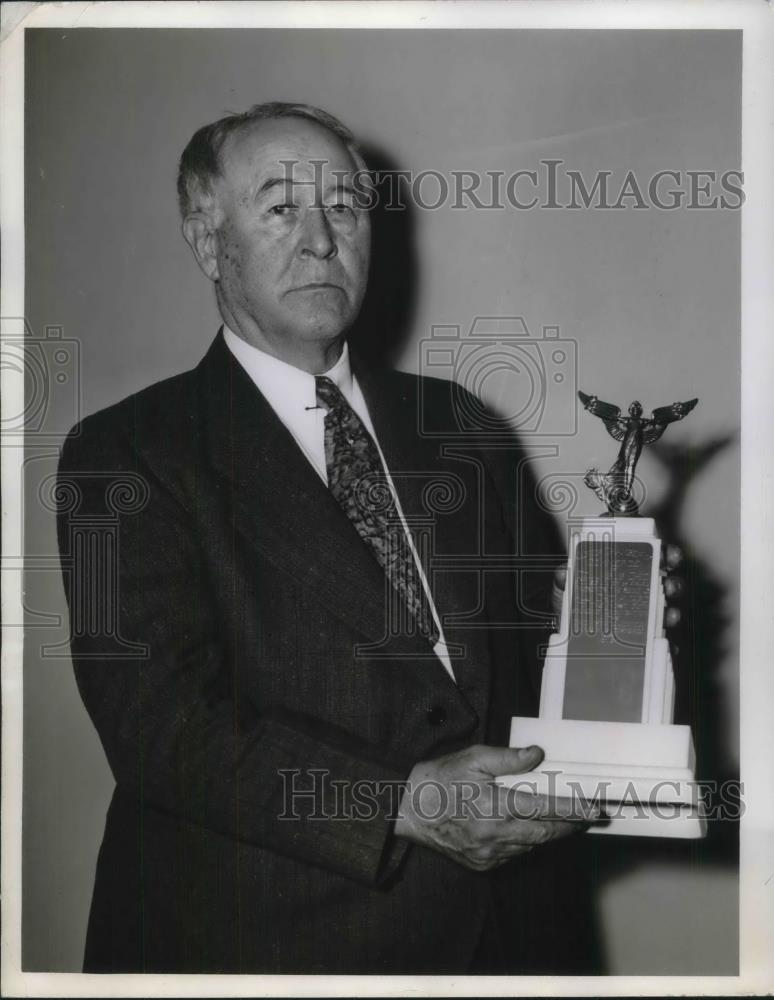 1951 Press Photo George Chandler at Convention Cleveland Press - Historic Images