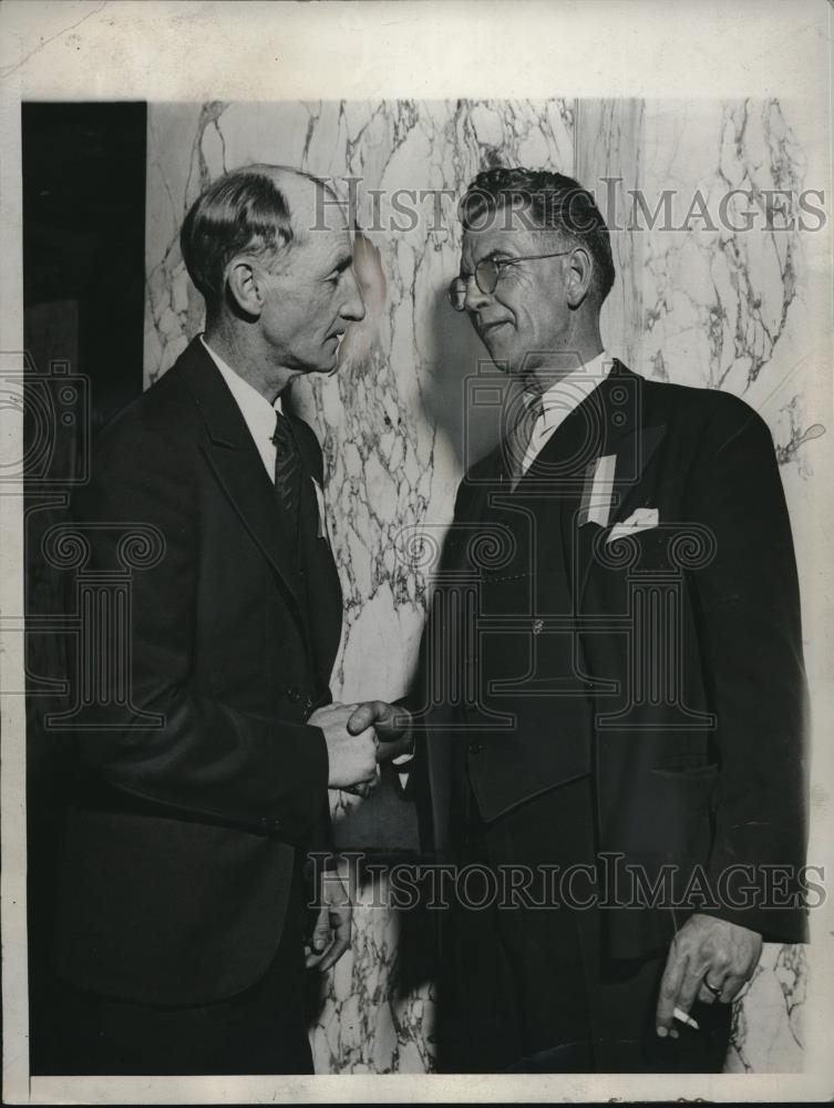 1932 Press Photo Harvard President Ed Farrell At Track Coach Meeting - Historic Images