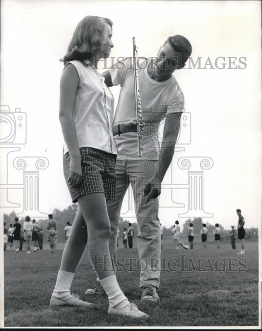 1960 Press Photo Lonny Towell and Louise Eckman of Cleveland Heights High - Historic Images